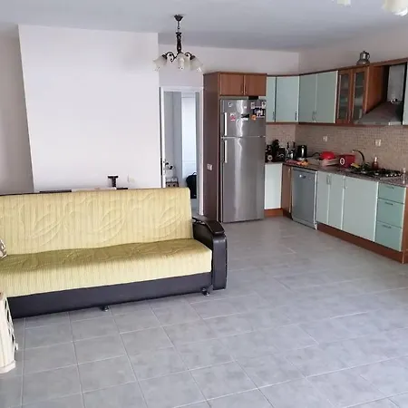 Villa Denize sıfır, ferah 2 katlı müstakil yazlık ev.